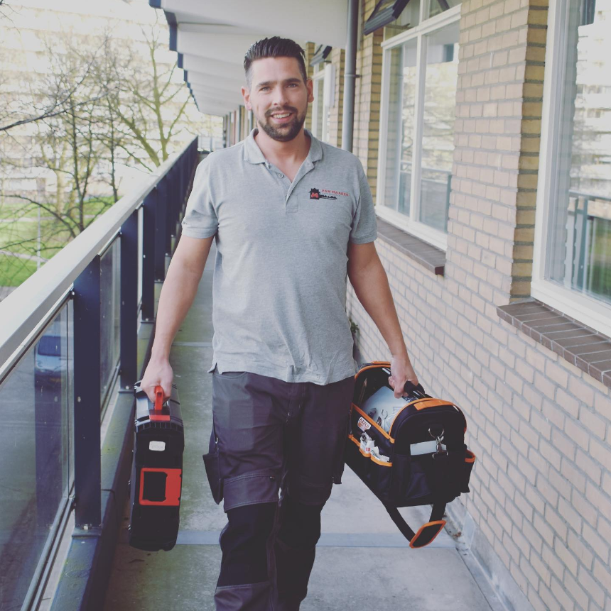 Slotenmaker Van Maaren onderweg naar een zakelijke opdracht in Zoetermeer